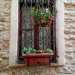 Dell'arco - Daire *